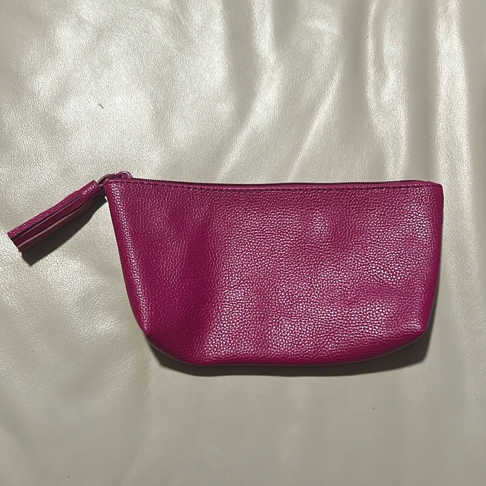 Neiman Marcus FUSCHIA PINK REAL LEATHER ZIP TOP TASSEL COSMETIC BAG POUCH NWOT